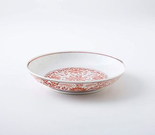 AGNSW collection Jingdezhen ware Dish with floral decoration 1723-1735