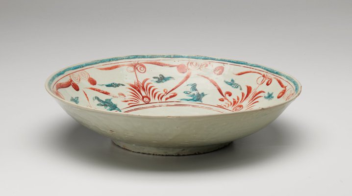 Alternate image of Large dish with design of Chinese characters by Swatow ware
