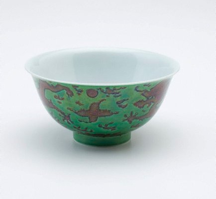 Alternate image of Tea bowl decorated with incised dragons by Jingdezhen ware