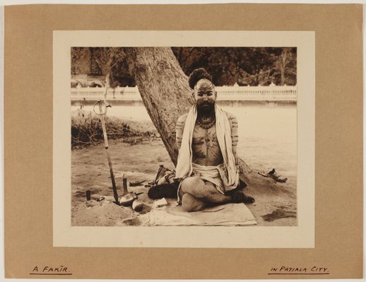 Alternate image of A Fakhr in Pataiala city by Godfrey Tanner