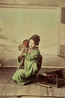 Alternate image of Woman playing the Kotsuzumi (left); Girls and babies (right) by attrib. Adolfo Farsari