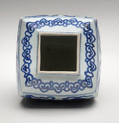 Alternate image of Square section vase decorated with lions by Jingdezhen ware