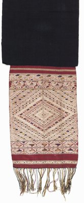 Alternate image of 'Phaa biang' (ceremonial scarf) by 