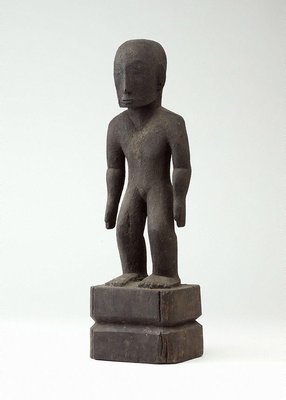 Alternate image of Standing rice deity (bulul) by Ifugao