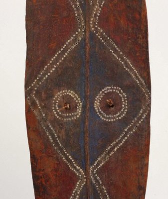 Alternate image of Wörrumbi (shoulder shield) by Mendi people