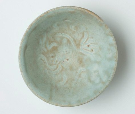 Alternate image of Bowl with carved decoration by Jingdezhen ware