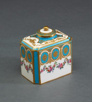 Alternate image of Tea canister and cover by Sèvres